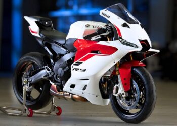 Yamaha R9 2025 Launched: Inline-3 Beast with Advanced Traction Control & Race-Ready Design!