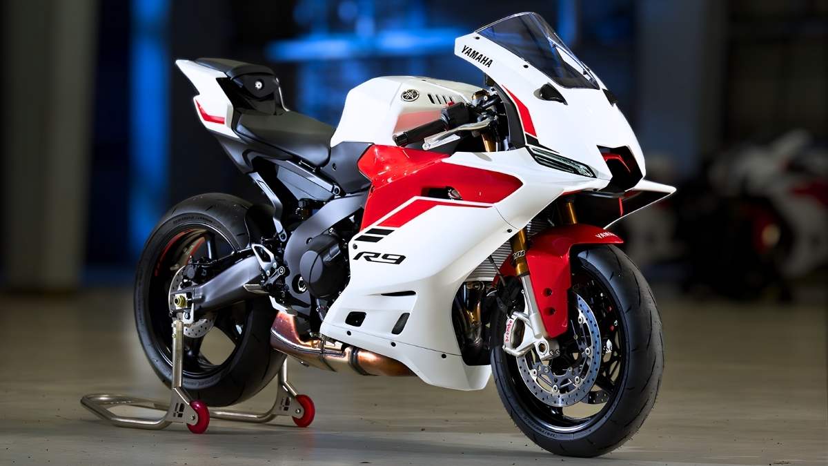 Yamaha R9 2025 Launched: Inline-3 Beast with Advanced Traction Control & Race-Ready Design!